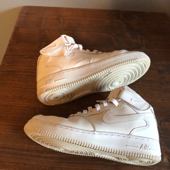 Nike Air Force 1 Hi-Top Sneakers in Triple White - Picture 7 of 15